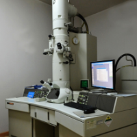 高分辨透射电子显微镜 (TEM)
